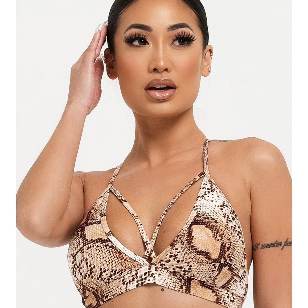 🔥new licifit snakeskin strappy bra